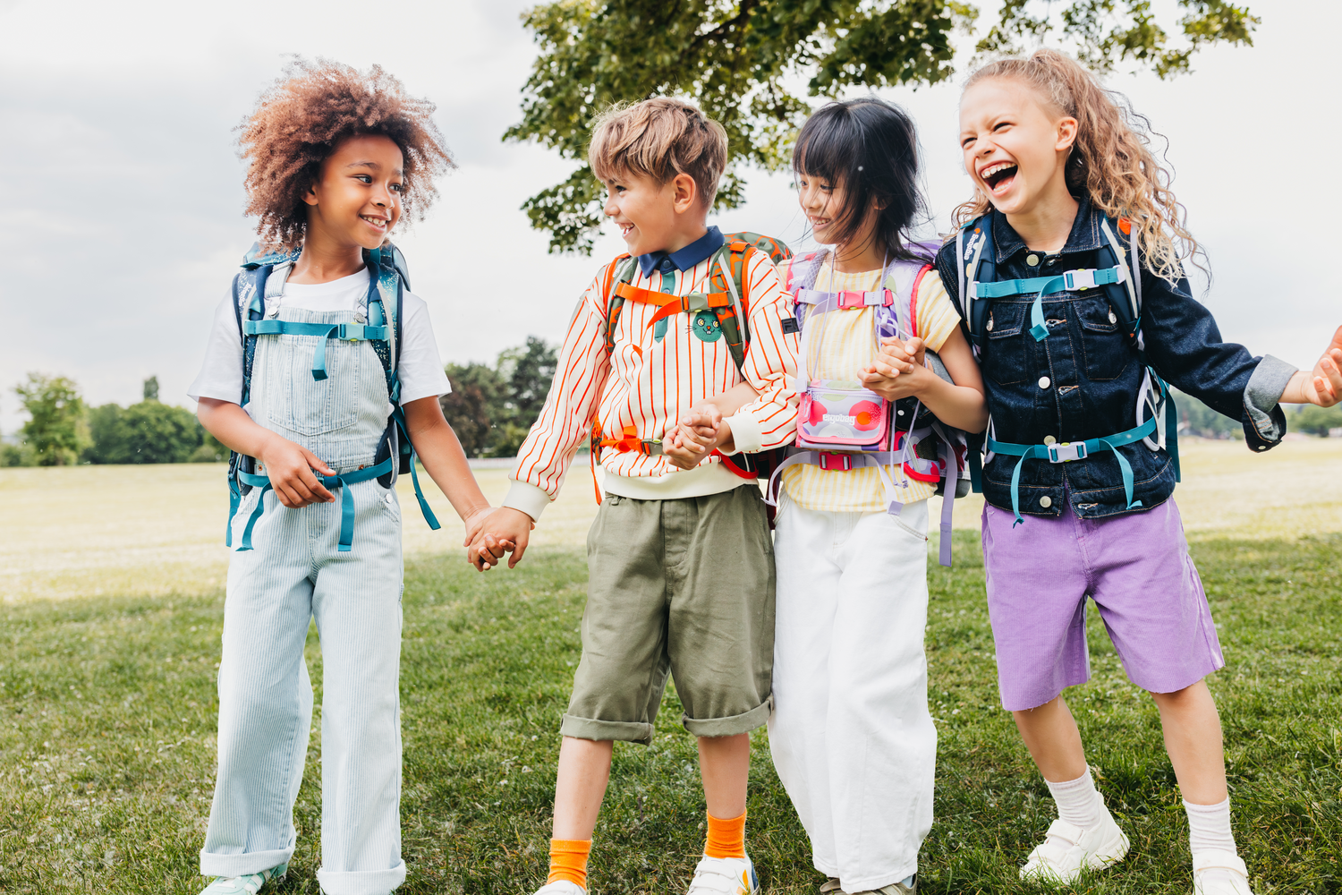 Ergonomia e peso raccomandato sulle spalle del bambino