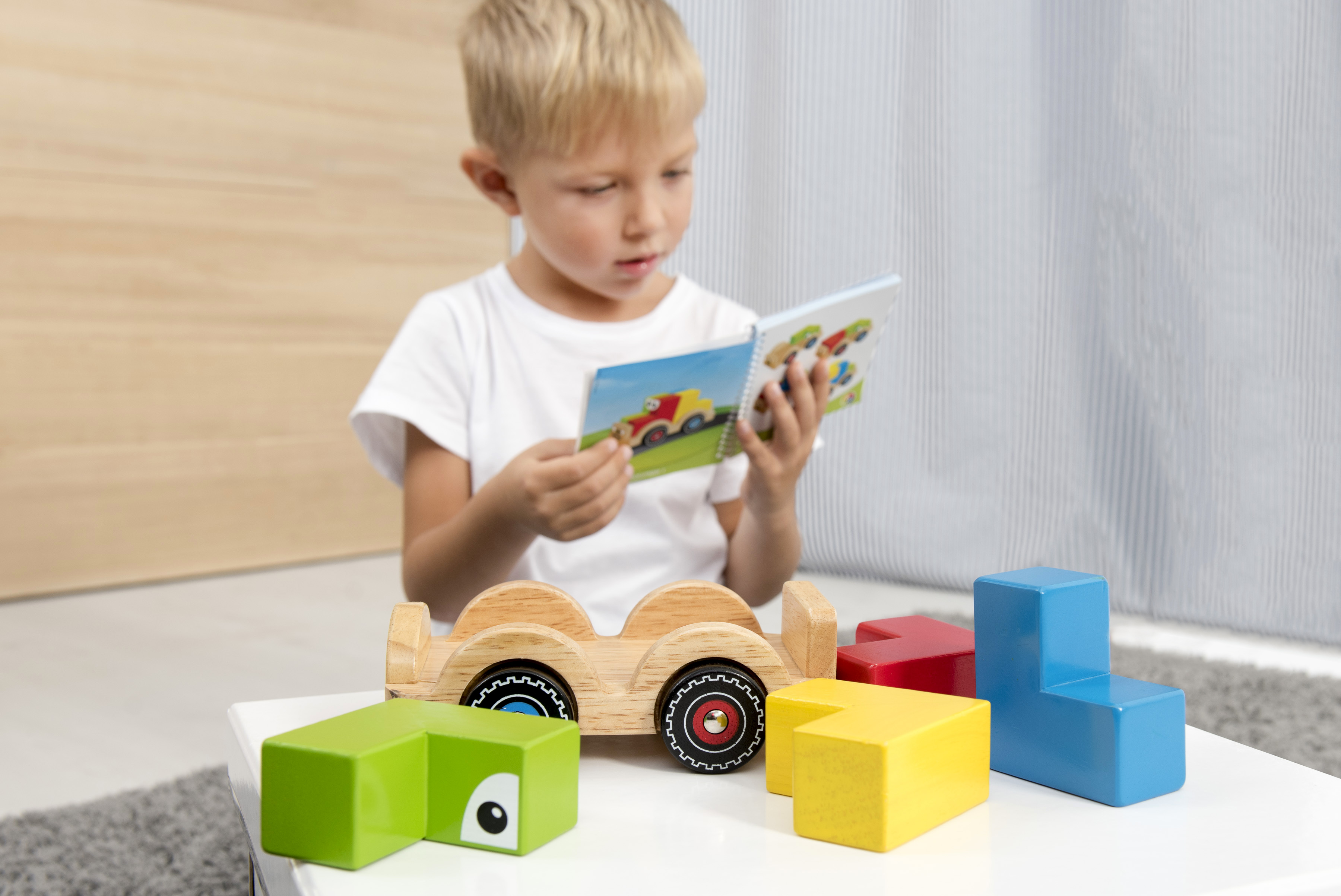 Montessori giocattoli e strumenti per ogni età